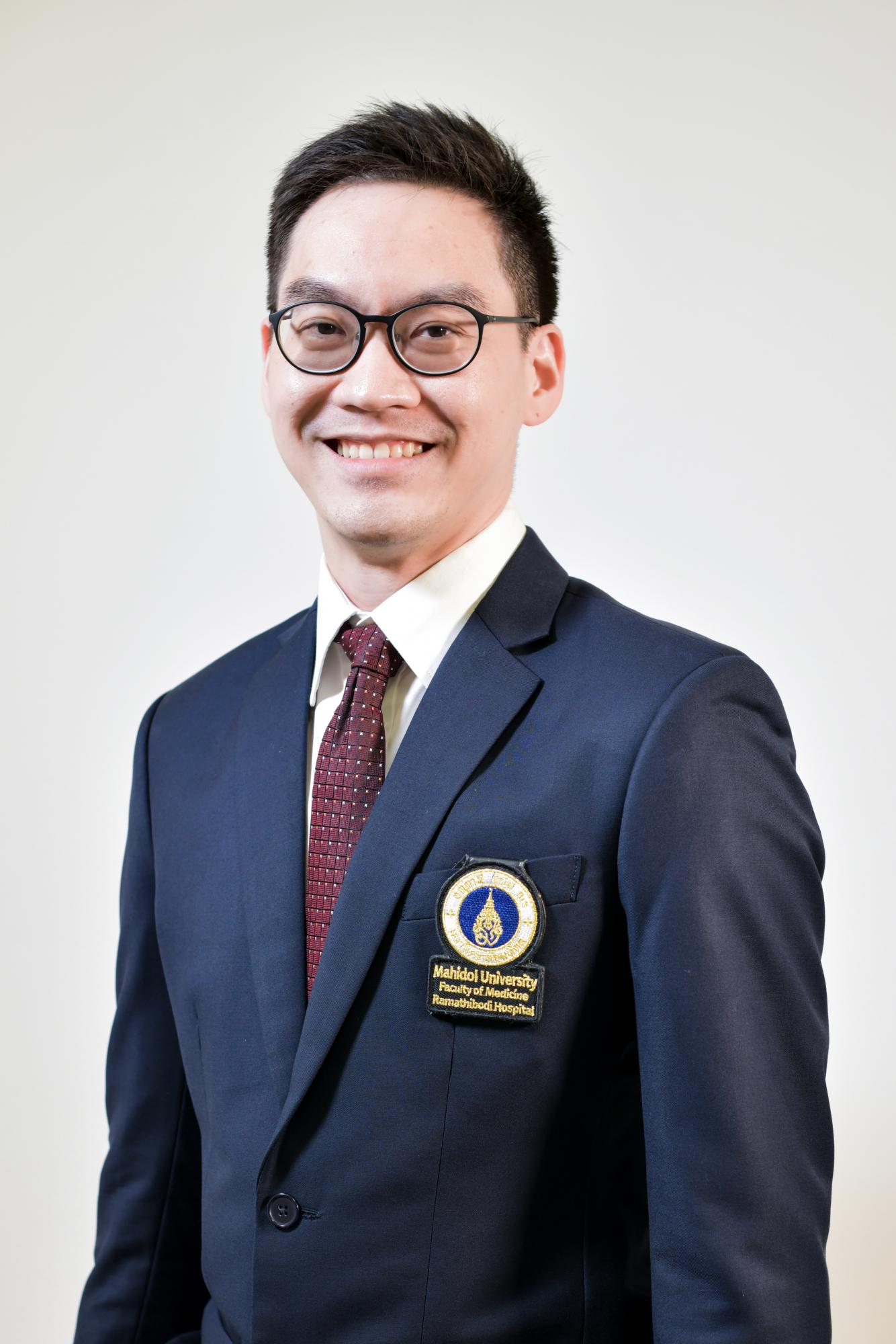 ผศ. นพ.สุรภัทร อัศววิรุฬหการ ผศ. นพ.สุรภัทร อัศววิรุฬหการ