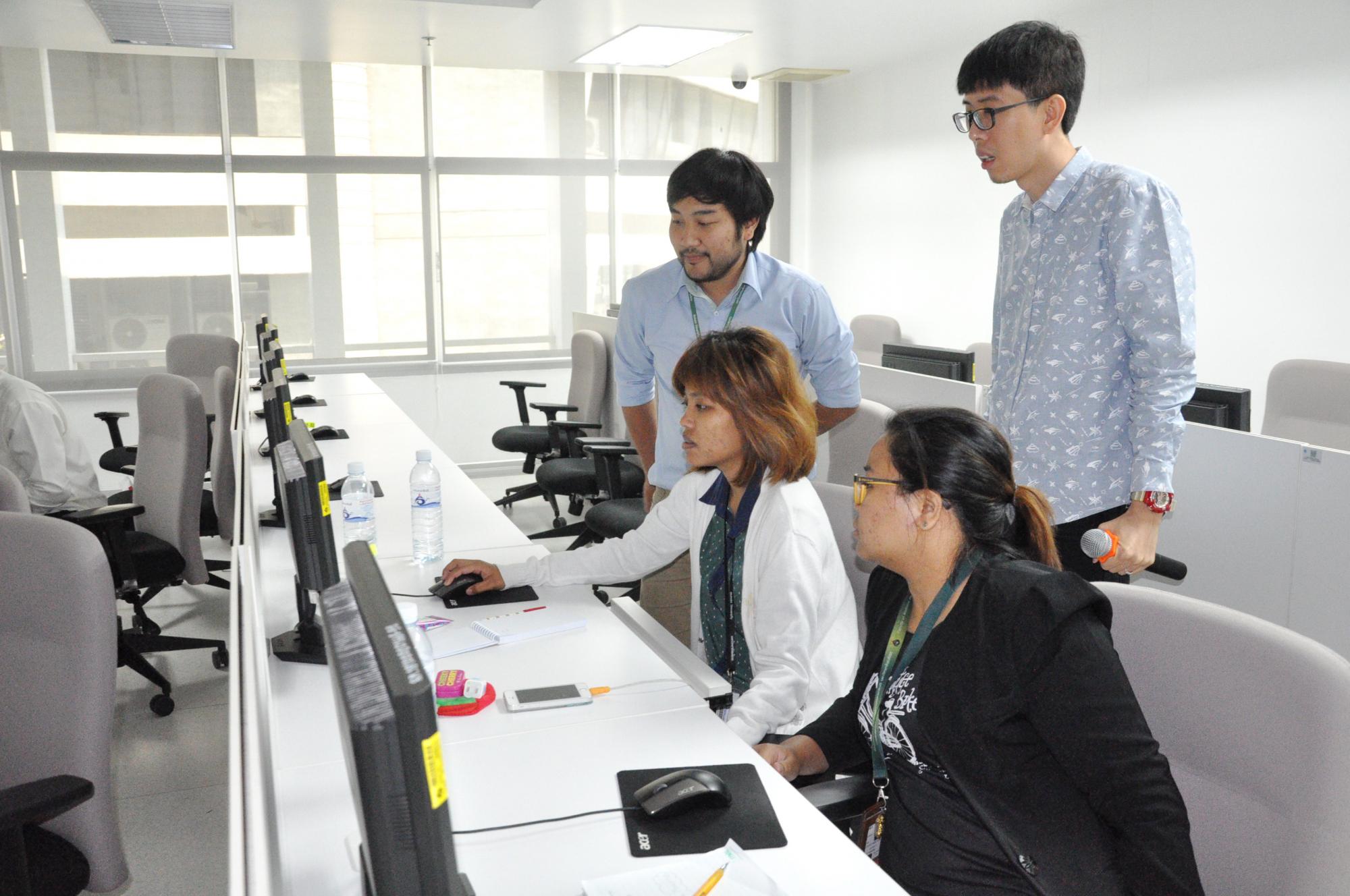 คณะผู้บริหารคณะ ฯ และภาควิชารังสีวิทยา ร่วมประชุมเรื่อง “การจัดทำข้อตกลงการปฏิบัติงาน (PA) ระหว่างคณบดีกับหัวหน้าภาควิชาและผู้อำนวยการโรงเรียน ฯ” ปีงบประมาณ 2559 งานสื่อสารองค์กรจัดอบรม “โครงการพัฒนาบุคลากรด้านการออกแบบสื่อประชาสัมพันธ์”