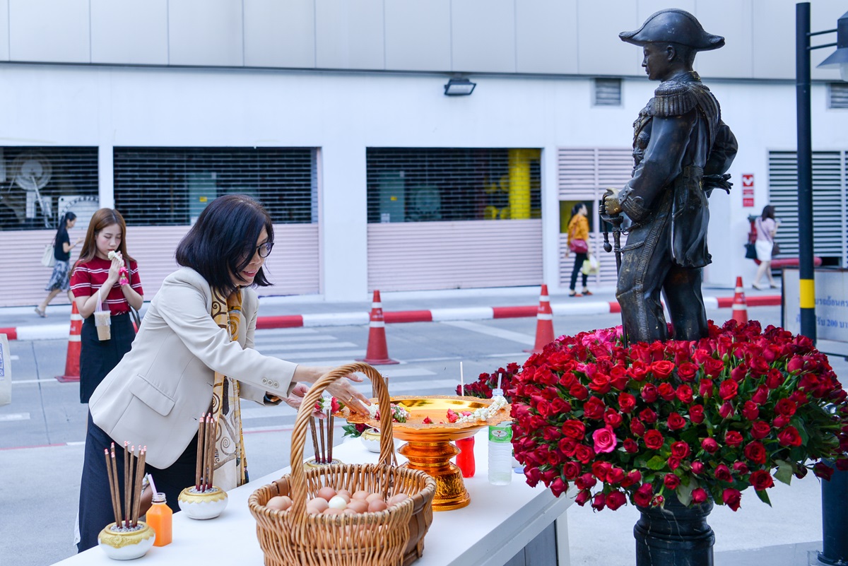 งานสื่อสารองค์กร เข้ากราบไหว้สักการะศาลกรมหลวงชุมพรเขตอุดมศักดิ์ งานสื่อสารองค์กร เข้ากราบไหว้สักการะศาลกรมหลวงชุมพรเขตอุดมศักดิ์