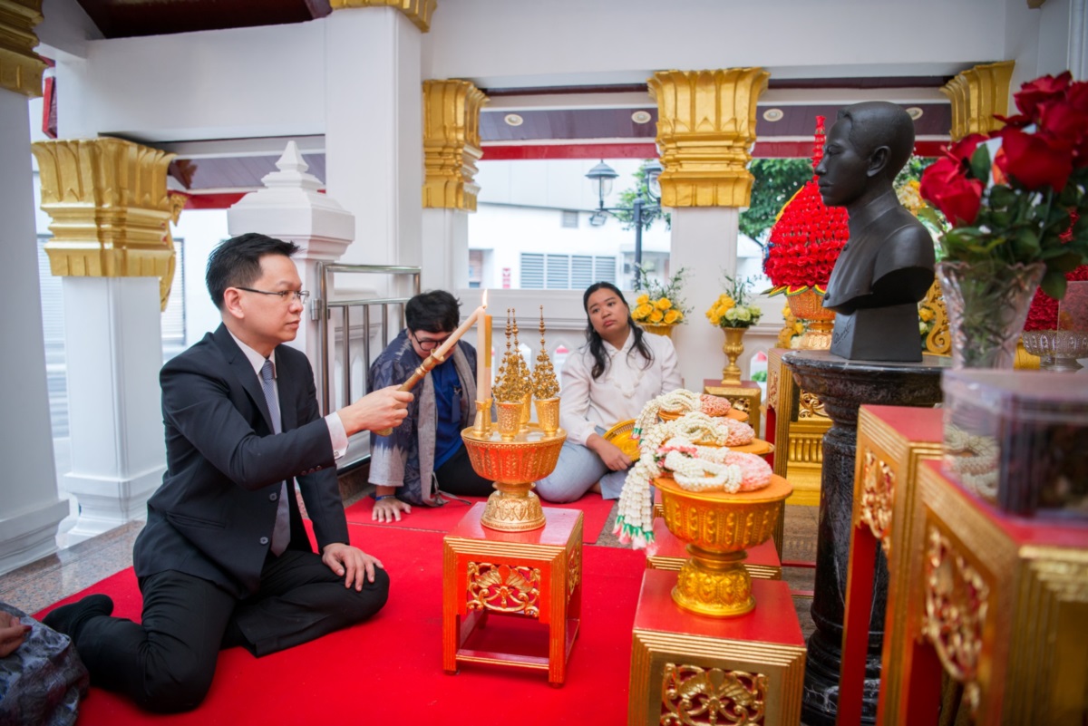 งานสื่อสารองค์กร เข้ากราบไหว้สักการะศาลกรมหลวงชุมพรเขตอุดมศักดิ์ งานสื่อสารองค์กร เข้ากราบไหว้สักการะศาลกรมหลวงชุมพรเขตอุดมศักดิ์