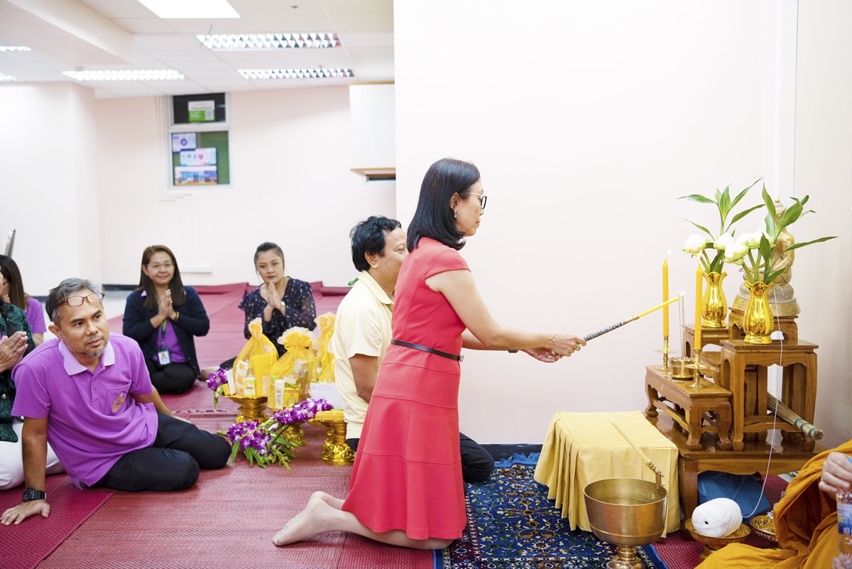 พิธีทำบุญในโอกาสปรับปรุงสำนักงานของงานสื่อสารองค์กร พิธีทำบุญในโอกาสปรับปรุงสำนักงานของงานสื่อสารองค์กร