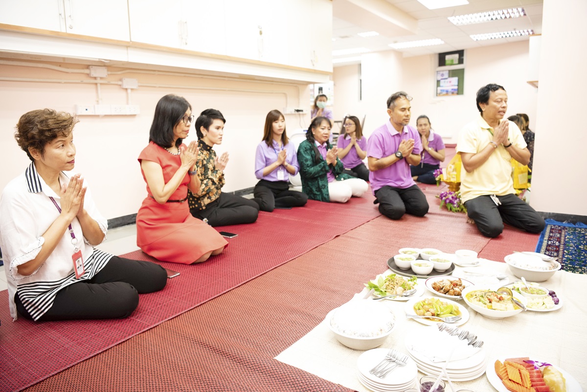 พิธีทำบุญในโอกาสปรับปรุงสำนักงานของงานสื่อสารองค์กร พิธีทำบุญในโอกาสปรับปรุงสำนักงานของงานสื่อสารองค์กร
