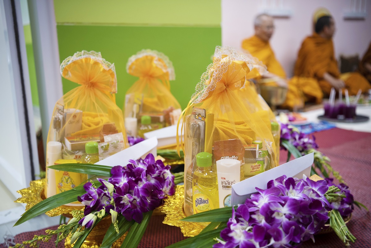 พิธีทำบุญในโอกาสปรับปรุงสำนักงานของงานสื่อสารองค์กร พิธีทำบุญในโอกาสปรับปรุงสำนักงานของงานสื่อสารองค์กร