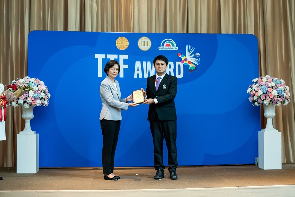 รับรางวัลผลงานทางวิชาการดีเด่น TTF AWARD ด้านวิทยาศาสตร์สุขภาพ  โดย TTF AWARD มหาวิทยาลัยธรรมศาสตร์ ร่วมกับมูลนิธิโตโยต้าประเทศไทย