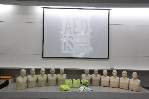 AED & CPR เทคนิคการช่วยชีวิตขั้นต้นที่ทุกคนก็ทำได้ แก่นักศึกษามหาวิทยาลัยมหิดล