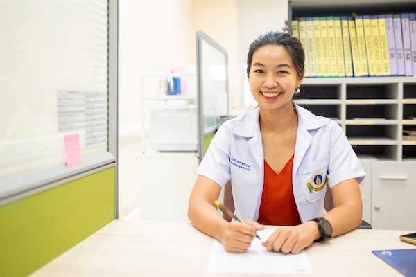 Maintaining self-care and joint health by multidisciplinary specialists