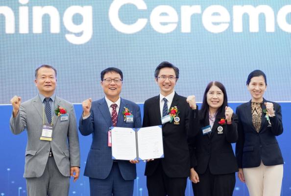 ร่วมจัดแสดงผลงานวิจัยและนวัตกรรมภายในงาน  KOAMEX2024 พร้อมร่วมพิธีลงนาม บันทึกข้อตกลงความร่วมมือทางวิชาการกับ K-MEDI Hub ณ สาธารณัฐเกาหลี (เกาหลีใต้)