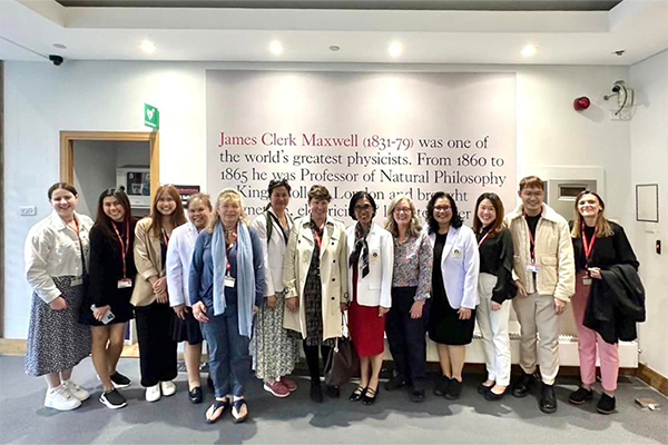 คณะผู้บริหารเยือน King’s College London, Florence Nightingale School of Nursing and Midwifery, James Clerk Maxwell Building (JCMB), London United Kingdom