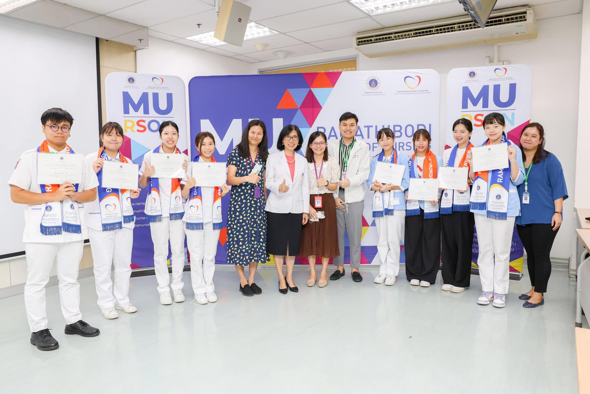 A farewell ceremony for exchange nursing students from Taipei Medical University, Taiwan, and University of Hong Kong, Hong Kong.