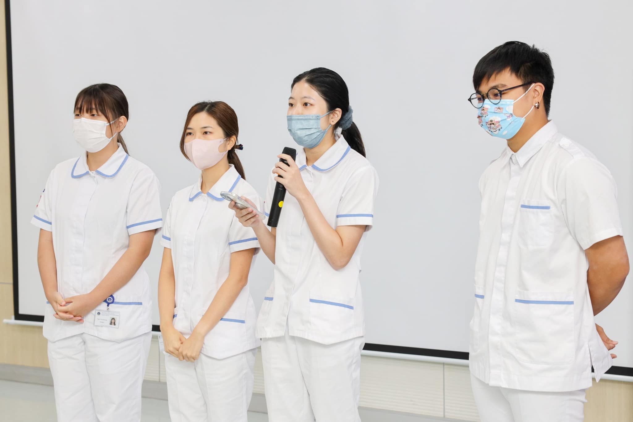 A farewell ceremony for exchange nursing students from Taipei Medical University, Taiwan, and University of Hong Kong, Hong Kong.