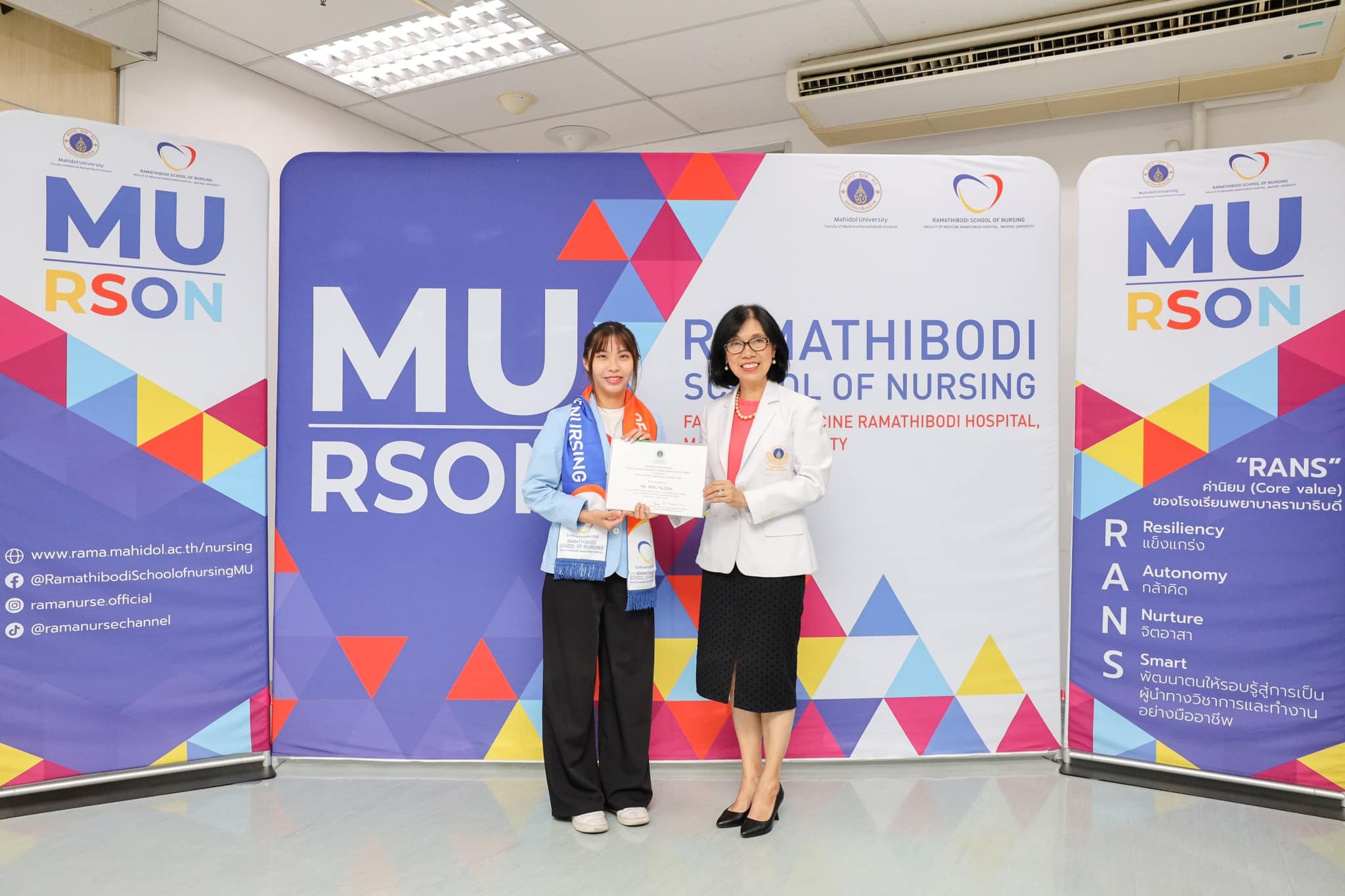 A farewell ceremony for exchange nursing students from Taipei Medical University, Taiwan, and University of Hong Kong, Hong Kong.