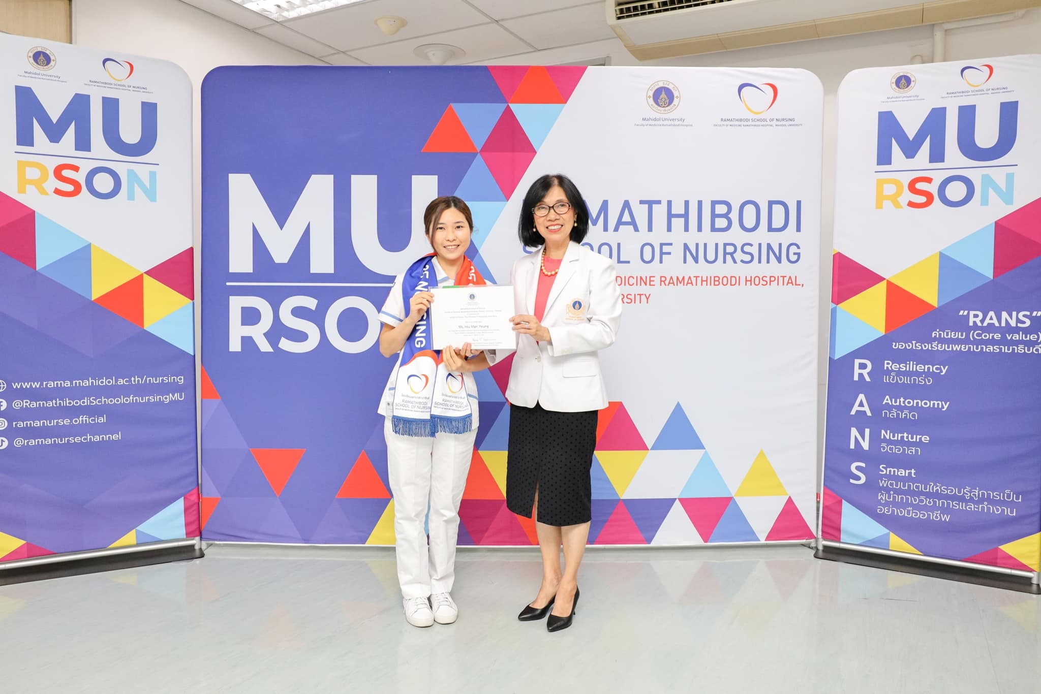 A farewell ceremony for exchange nursing students from Taipei Medical University, Taiwan, and University of Hong Kong, Hong Kong.