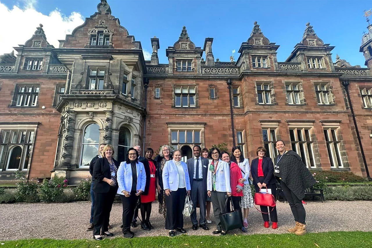 คณะผู้บริหารเยือน Keele University, Staffordshire, United Kingdom