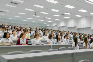 โรงเรียนพยาบาลรามาธิบดี จัดกิจกรรมปฐมนิเทศนักศึกษาพยาบาลชั้นปีที่ 2 ปีการศึกษา 2559 