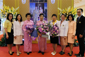 ขอแสดงความยินดีแด่ รองศาสตราจารย์ ดร.เรณู พุกบุญมี เนื่องในโอกาส เข้ารับพระราชทานเกียรติบัตรสตรีไทยดีเด่น ประจำปี 2562