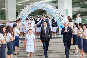 พิธีส่งมอบพยาบาลจบใหม่ให้กับฝ่ายการพยาบาล 