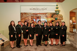 คณบดีคณะแพทยศาสตร์โรงพยาบาลรามาธิบดี ผู้อำนวยการโรงเรียนพยาบาลรามาธิบดี พร้อมกรรมการประจำคณะฯ เข้าเยี่ยมชมอาคารนิทรรศน์รัตนโกสินทร์