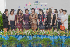 งานแสดงความยินดีแก่นักศึกษาพยาบาลรามาธิบดี รุ่น 42