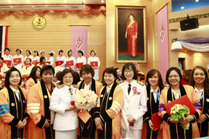 พิธีประทานรางวัลพยาบาลดีเด่นฯ เนื่องในวันพยาบาลแห่งชาติ ประจำปี 2557 