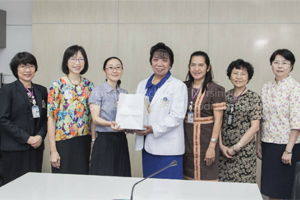 Dr.Makoto Tanaka เข้ากล่าวขอบคุณและอำลาผู้อำนวยการโรงเรียนพยาบาลรามาธิบดีกลับประเทศญี่ปุ่น 