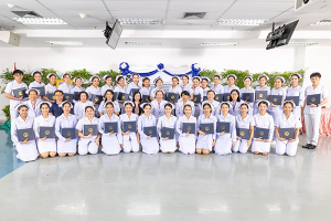 พิธีมอบประกาศนียบัตร แก่ ผู้สำเร็จการอบรม “หลักสูตรฝึกอบรมการพยาบาลเฉพาะทาง” ประจำปี 2566