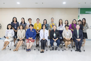 โรงเรียนพยาบาลรามาธิบดี จัดโครงการผสานความร่วมมือในการจัดการเรียนการสอนทางคลินิกสำหรับวิชาปฏิบัติการพยาบาลผู้ใหญ่และผู้สูงอายุ