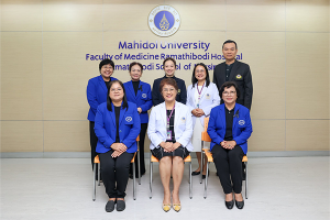 โรงเรียนพยาบาลรามาธิบดี ร่วมกับ ชมรมพยาบาลผู้ป่วยสมองเสื่อมแห่งประเทศไทย และสมาคมผู้ดูแลผู้ป่วยสมองเสื่อม จัดการประชุมวิชาการออนไลน์เรื่อง อะไรเกิดก่อนกันภาวะเปราะบาง หรือ ภาวะสมองเสื่อม? WHICH COMES FIRST: FRAILTY OR DEMENTIA ผ่านระบบออนไลน์ Zoom meeting