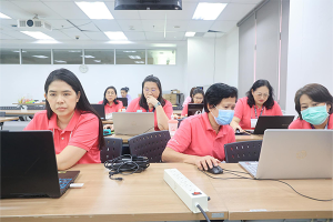 โครงการอบรมเชิงปฏิบัติการเรื่อง “การติดตามและการจัดทำผลงาน (ต่อเนื่อง) เพื่อเสนอขอตำแหน่งที่สูงขึ้น สำหรับบุคลากรสายสนับสนุน” โดยมี คณาจารย์ และบุคลากรโรงเรียนพยาบาลรามาธิบดี เข้าร่วมโครงการ