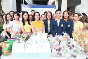 พิธีทำบุญตักบาตรถวายเป็นพระราชกุศล และพิธีถวายราชสดุดีเฉลิมพระเกียรติ พระบาทสมเด็จพระบรมชนกาธิเบศร มหาภูมิพลอดุลยเดช บรมนาถบพิตร เนื่องในวันคล้ายวันพระบรมราชสมภพ วันชาติ และวันพ่อแห่งชาติ พุทธศักราช 2567