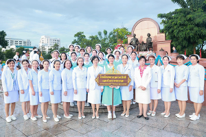 โรงเรียนพยาบาลรามาธิบดี ร่วมกับ ฝ่ายการพยาบาล โรงพยาบาลรามาธิบดี คณะแพทยศาสตร์โรงพยาบาลรามาธิบดี มหาวิทยาลัยมหิดล เข้าร่วมพิธีถวายราชสักการะสมเด็จพระศรีนครินทราบรมราชชนนี เนื่องในวันพยาบาลแห่งชาติ