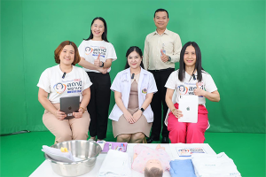 โรงเรียนพยาบาลรามาธิบดี คณะแพทยศาสตร์โรงพยาบาลรามาธิบดี มหาวิทยาลัยมหิดล จัดรายการ “สถานีพยาบาล EP.9 เช็ดตัวลดไข้เด็ก...อย่างไรให้ปลอดภัย...ป้องกันภาวะชักจากไข้”