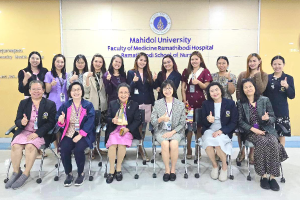 โครงการ “ติดตามความก้าวหน้าวิทยานิพนธ์” ของหลักสูตรปรัชญาดุษฎีบัณฑิต สาขาวิชาพยาบาลศาสตร์ (หลักสูตรนานาชาติ) ผ่านระบบ Hybrid