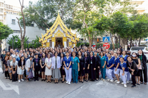 คณะผู้บริหาร คณาจารย์ และบุคลากรโรงเรียนพยาบาลรามาธิบดี เข้าร่วมพิธีถวายสักการะ กรมหลวงชุมพรเขตอุดมศักดิ์ (เสด็จเตี่ย)