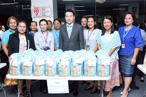 โรงเรียนพยาบาลรามาธิบดี คณะแพทยศาสตร์โรงพยาบาลรามาธิบดี มหาวิทยาลัยมหิดล ร่วมพิธีทำบุญตักบาตร เนื่องในโอกาสวันเฉลิมพระชนมพรรษา 93 พรรษา 12 สิงหาคม 2568 สมเด็จพระนางเจ้าสิริกิติ์ พระบรมราชินีนาถ พระบรมราชชนนีพันปีหลวง
