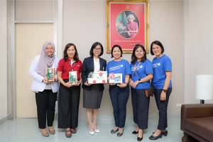โครงการมอบทุนการศึกษา “ปลูกต้นกล้า สร้างพยาบาล”