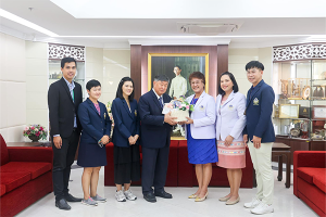 โรงเรียนพยาบาลรามาธิบดี เข้าร่วมพิธีแสดงมุทิตาจิตและแสดงความขอบคุณ พร้อมมอบของที่ระลึก แด่ ศาสตราจารย์ นายแพทย์บรรจง มไหสวริยะ อธิการบดี มหาวิทยาลัยมหิดล เนื่องในโอกาสครบวาระการดำรงตำแหน่งบริหาร