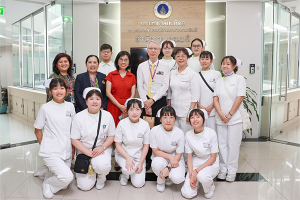 The exchange nursing students and nursing faculty from Department of Nursing, College of Medicine, Tzu Chi University, Republic of China, met with the Dean of Faculty of Medicine Ramathibodi Hospital, Mahidol University.