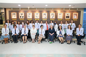 คณะผู้บริหารโรงเรียนพยาบาลรามาธิบดี ต้อนรับผู้บริหารจาก Florence Nightingale Faculty of Nursing, Midwifery and Palliative Care, King's College London, สหราชอาณาจักร