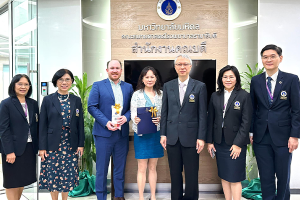 The administrative member of Ramathibodi School of Nursing, Faculty of Medicine Ramathibodi Hospital, Mahidol University, welcomed the delegates from the University of California, San Francisco, the United States of America.