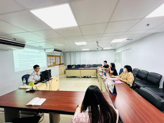 DEVELOPMENT OF A NUTRITION COACHING PROGRAM AND A SHORT-TERM EVALUATION ON KNOWLEDGE AND GLYCEMIC CONTROL IN TYPE 2 DIABETES MELLITUS PATIENTS โดย นายวชิรวิทย์ 