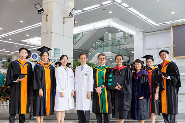 ขอแสดงความยินดี กับบัณฑิตรุ่นที่ 1 หลักสูตรวิทยาศาสตรมหาบัณฑิต สาขาวิชาอาชีวอนามัยและพิษวิทยา (หลักสูตรนานาชาติ)