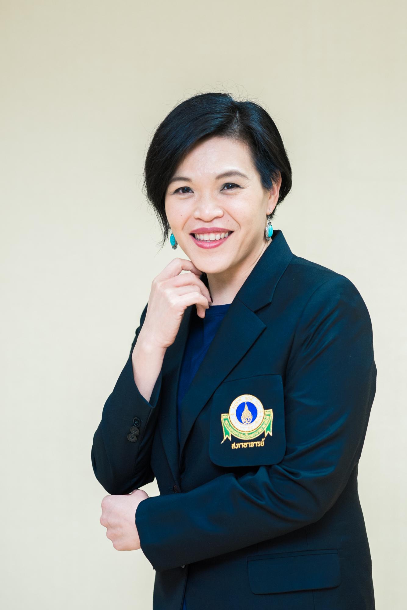 อาจารย์ แพทย์หญิงโรจนี เลิศบุญเหรียญ อาจารย์ แพทย์หญิงโรจนี เลิศบุญเหรียญ