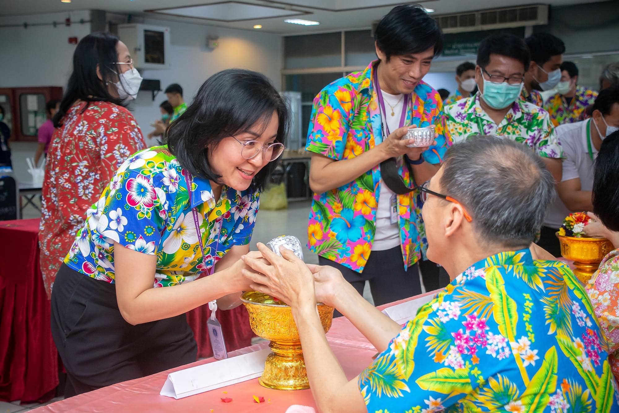 อาจเป็นรูปภาพของ 8 คน