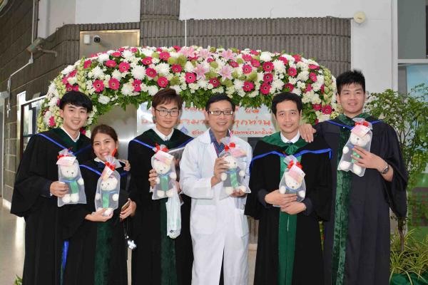 สนับสนุนโครงการงานอวยพรบัณฑิตรามาธิบดี ประจำปี 2560
