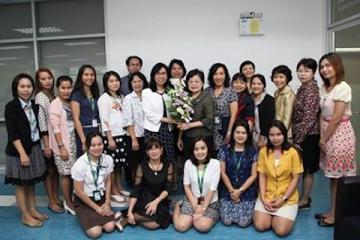 โรงเรียนพยาบาลรามาธิบดี นำทีมมาแสดงความยินดีกับ ผศ.ดร.พูลสุข เจนพานิชย์ วิสุทธิพันธ์