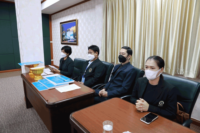 พิธีมอบทุนการศึกษามูลนิธิช่วยนักเรียนที่ขาดแคลน ในพระบรมราชินูปถัมภ์ (ม.น.ข.)