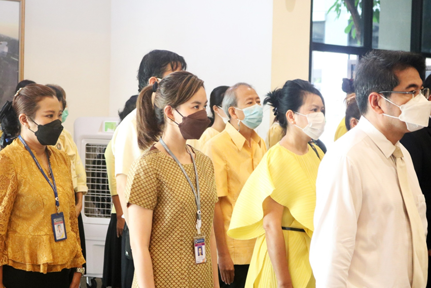 พิธีทำบุญตักบาตรบำเพ็ญกุศล ถวายเป็นพระราชกุศลและพิธีถวายราชสดุดีน้อมรำลึกในพระมหากรุณาธิคุณ พระบาทสมเด็จพระบรมชนกาธิเบศร มหาภูมิพลอดุลยเดชมหาราช บรมนาถบพิตร