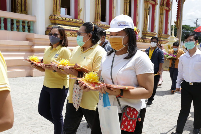 พิธีถวายเทียนพรรษาและถวายผ้าอาบน้ำฝน พร้อมปัจจัยไทยธรรมและเครื่องใช้สอยที่จำเป็นสำหรับพระภิกษุสงฆ์ เนื่องในวันเข้าพรรษา ประจำปี 2565 พิธีถวายเทียนพรรษาและถวายผ้าอาบน้ำฝน พร้อมปัจจัยไทยธรรมและเครื่องใช้สอยที่จำเป็นสำหรับพระภิกษุสงฆ์ เนื่องในวันเข้าพรรษา ประจำปี 2565
