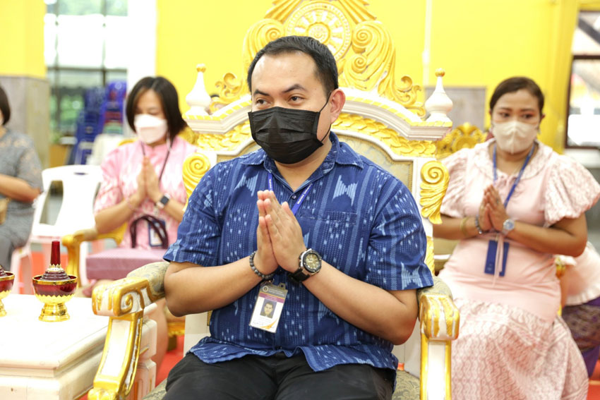 พิธีถวายเทียนพรรษาและถวายผ้าอาบน้ำฝน พร้อมปัจจัยไทยธรรมและเครื่องใช้สอยที่จำเป็นสำหรับพระภิกษุสงฆ์ เนื่องในวันเข้าพรรษา ประจำปี 2565 พิธีถวายเทียนพรรษาและถวายผ้าอาบน้ำฝน พร้อมปัจจัยไทยธรรมและเครื่องใช้สอยที่จำเป็นสำหรับพระภิกษุสงฆ์ เนื่องในวันเข้าพรรษา ประจำปี 2565