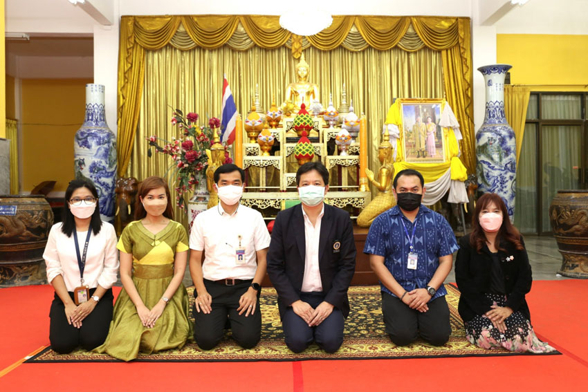 พิธีถวายเทียนพรรษาและถวายผ้าอาบน้ำฝน พร้อมปัจจัยไทยธรรมและเครื่องใช้สอยที่จำเป็นสำหรับพระภิกษุสงฆ์ เนื่องในวันเข้าพรรษา ประจำปี 2565 พิธีถวายเทียนพรรษาและถวายผ้าอาบน้ำฝน พร้อมปัจจัยไทยธรรมและเครื่องใช้สอยที่จำเป็นสำหรับพระภิกษุสงฆ์ เนื่องในวันเข้าพรรษา ประจำปี 2565